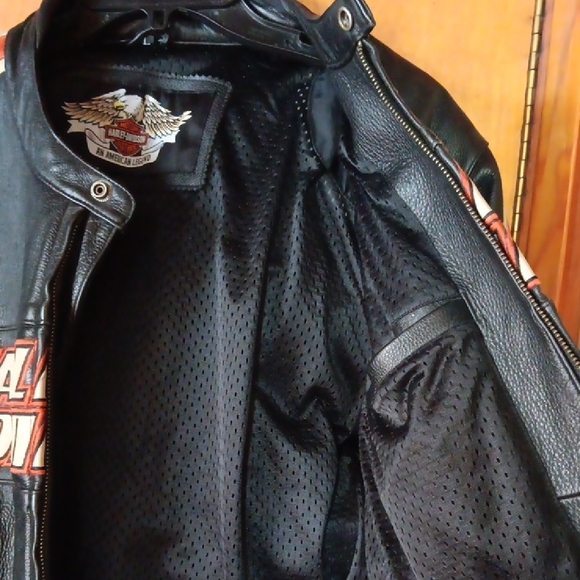 Harley-Davidson Black and Red Leather Bomber Jacket - Picture 3 of 11